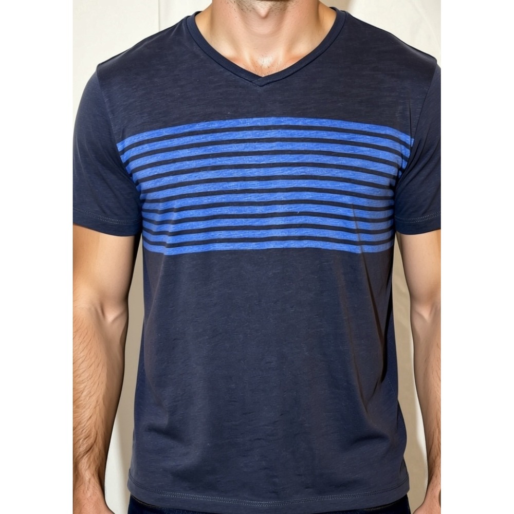 Rock and Republic Men's Short Sleeve V-Neck‎ T-Shirt L